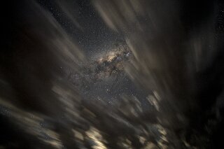 Milchstrasse mit Wolken, Australien